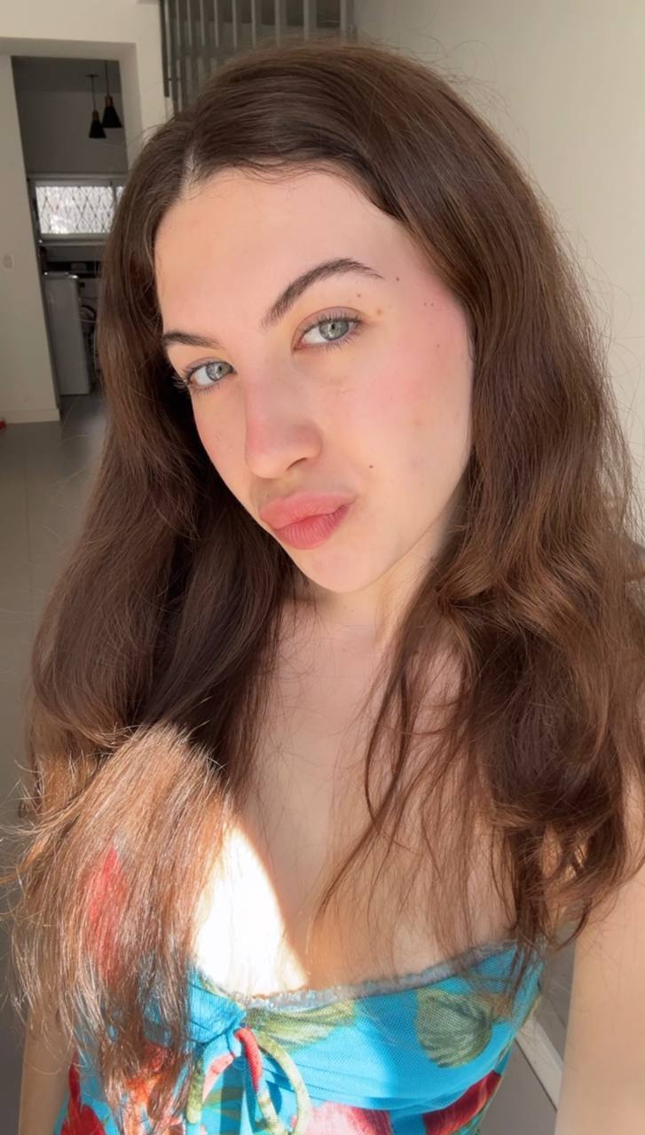 Nude girl Amber in Bandung