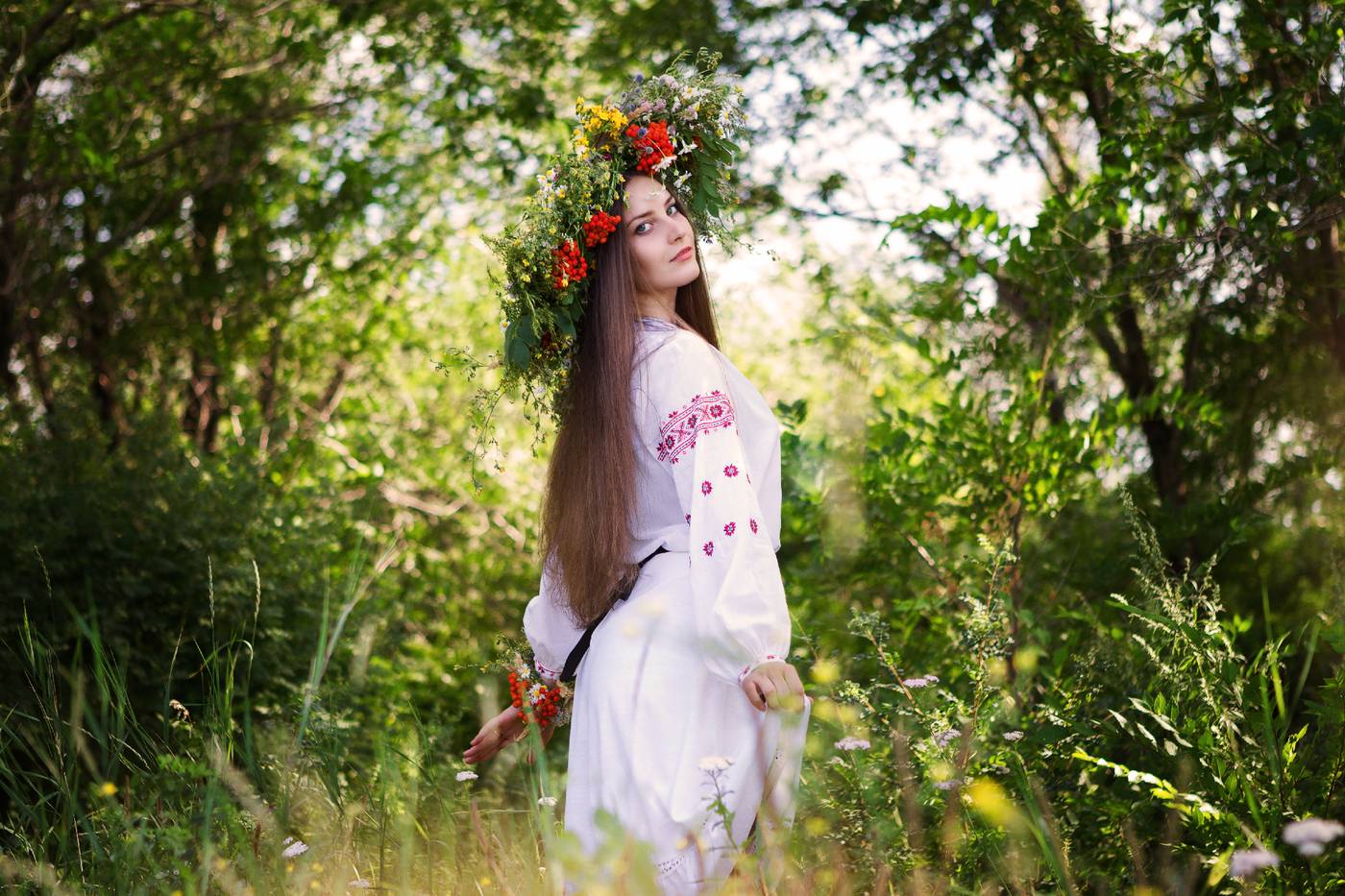 Slavic girls brings the glow — live moments in Bandung