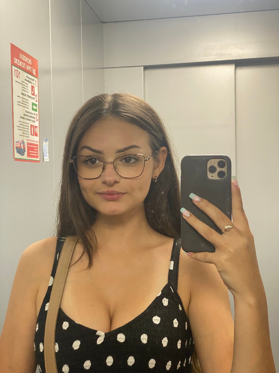 Sexy model Stacy in Bandung