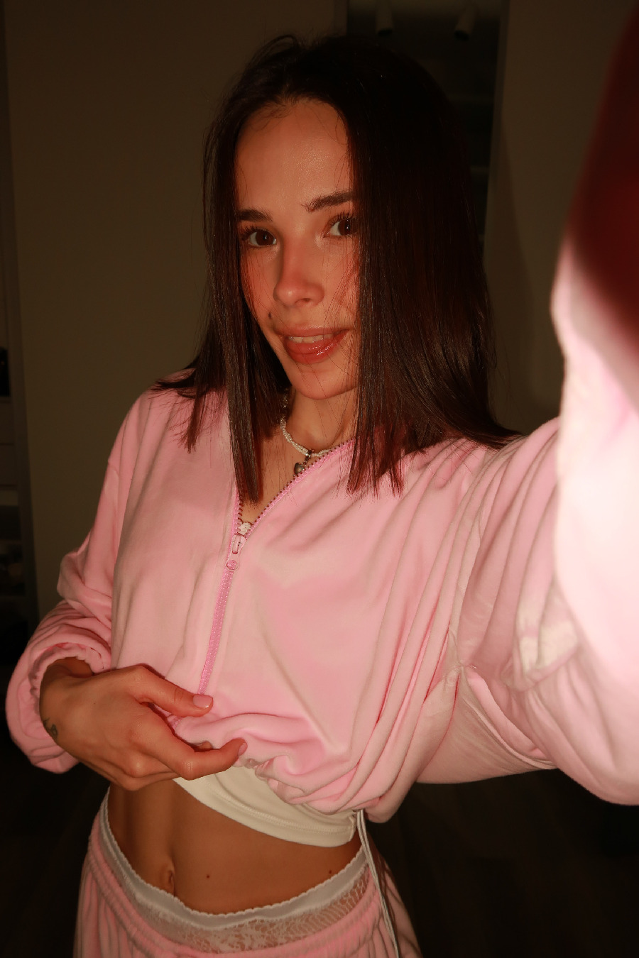 Tina brings the glow — live moments in Bandung